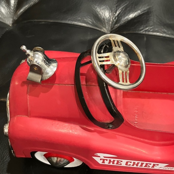 The Chief Fire Dept. Decorative vintage style fire truck - Picture 9 of 16